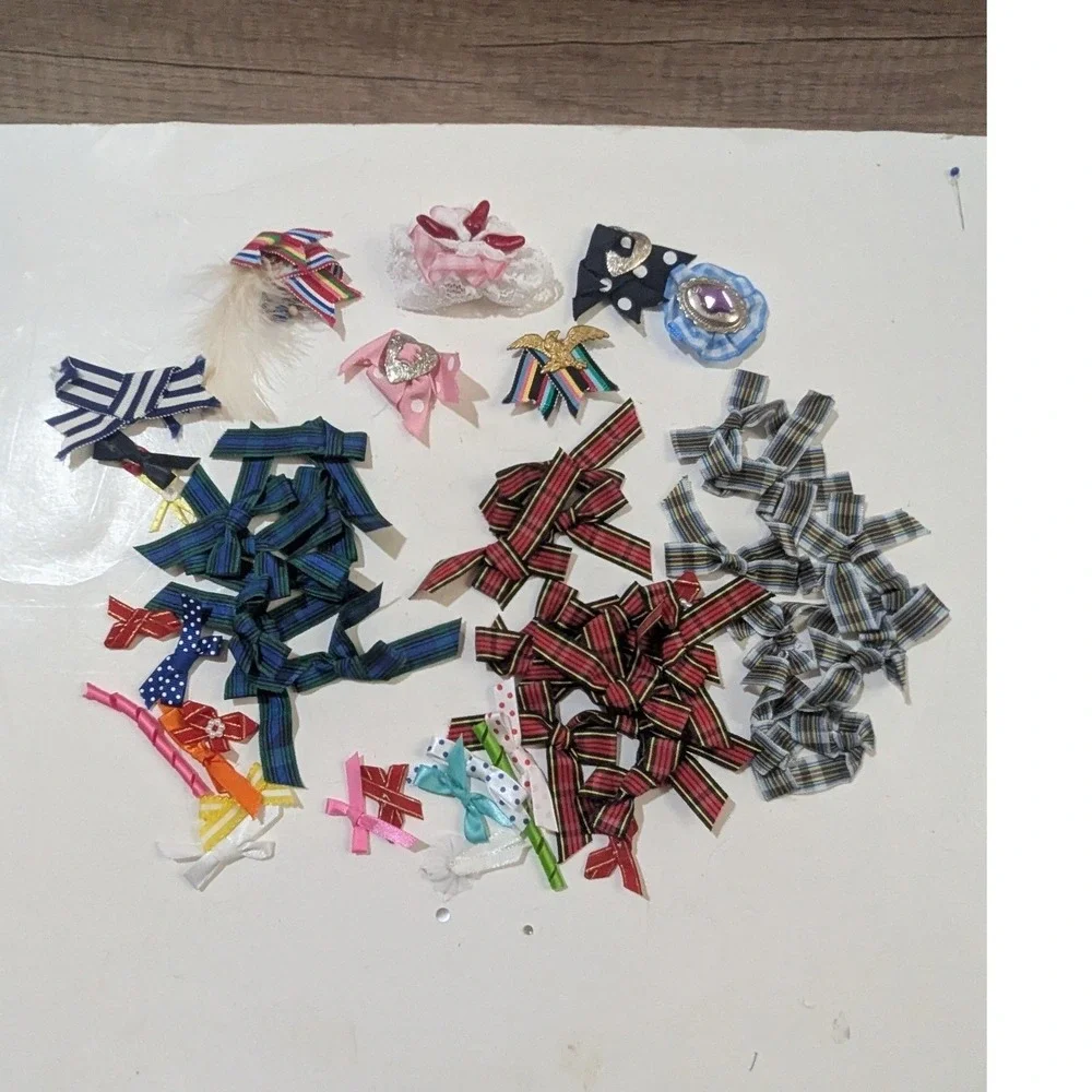 Lot of 50+ tiny vintage 80s craft‎ bows and boutique charm shoe clips
